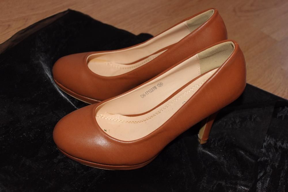 Sapatos Novos salto médio