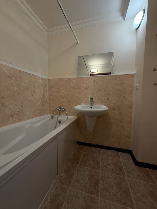 Продаж гарненької  квартири на Митниці