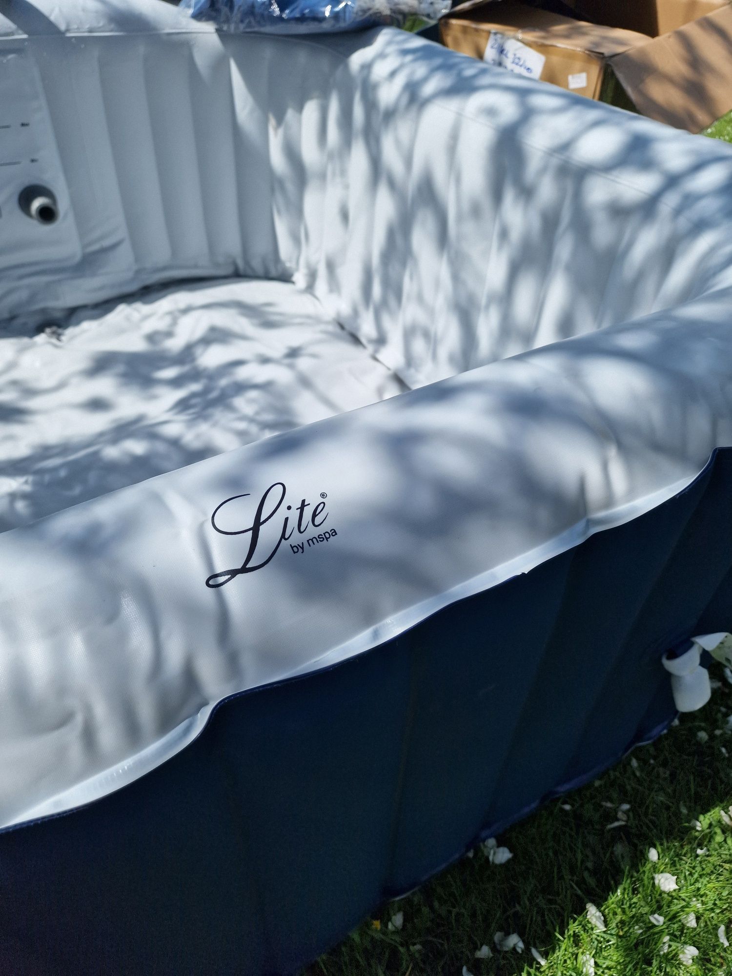 Jacuzzi ogrodowe spa 4 osobowe Mspa Lite kwadrat