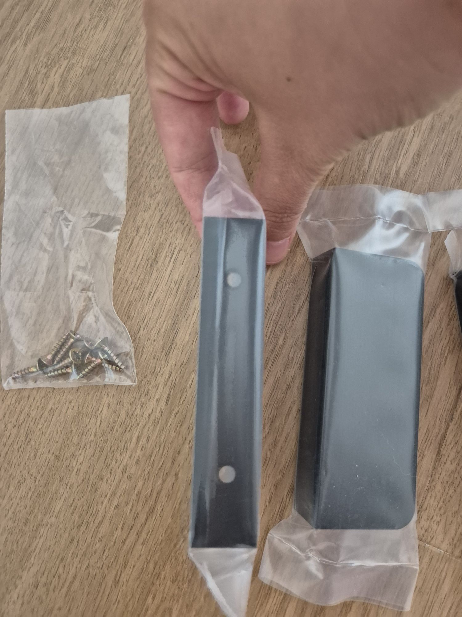 Uchwyt meblowy krawędziowy U9 CZARNY MAT typ ZOBAL zaoblony 10 cm dł