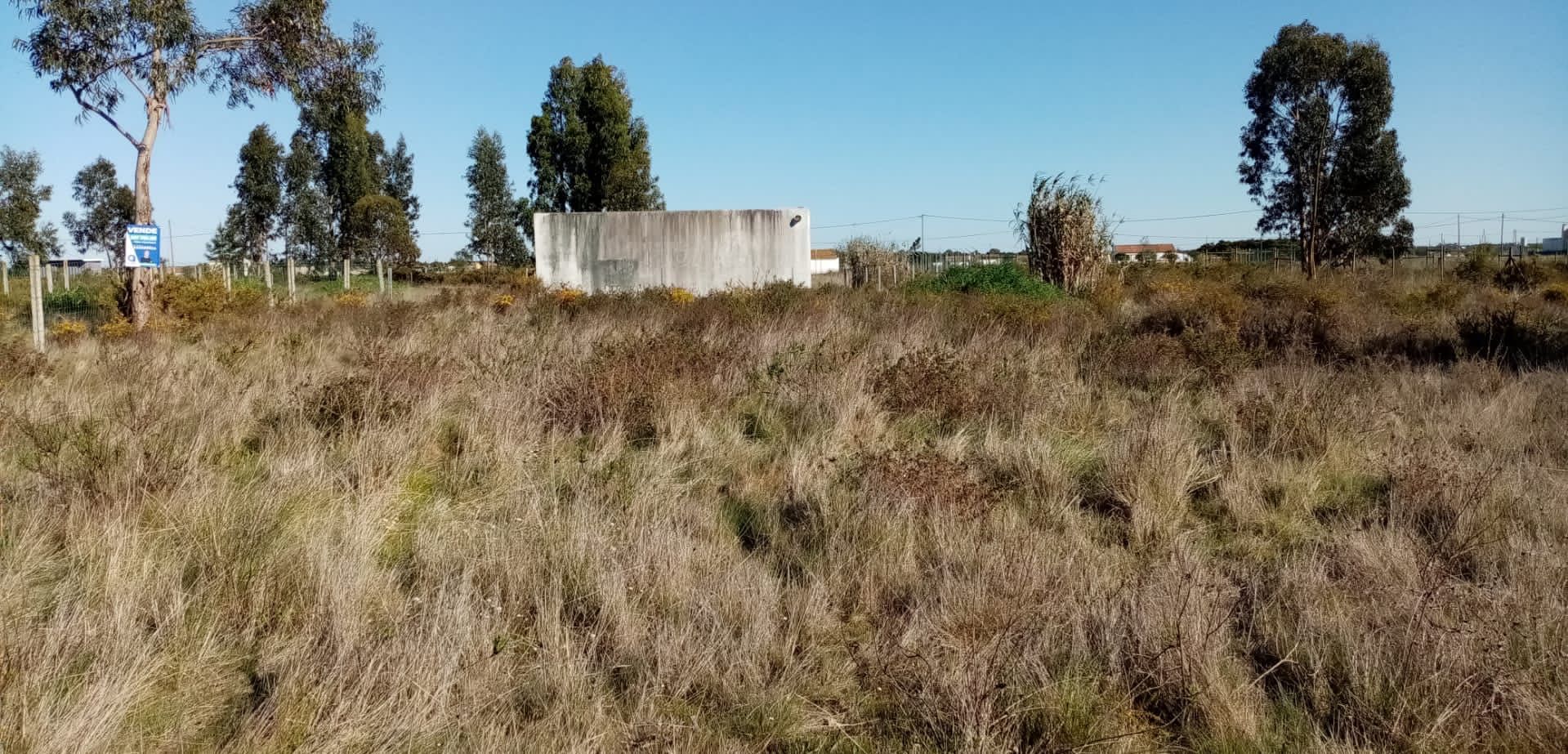 Vende-se rustico-terrenos