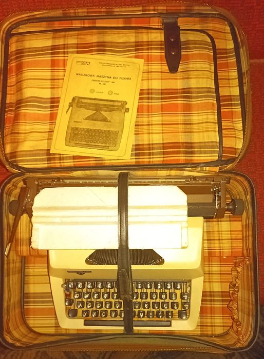 Maszyna do pisania - Predom Łucznik 1300