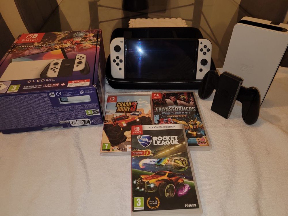 Nitendo Switch Deluxe