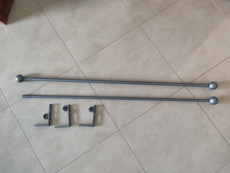 Varões para cortinados de quarto, usados mas em bom estado .