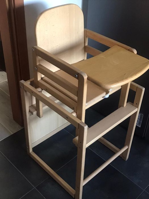 Cadeira alto para criança (transforma-se em mesa e cadeira)