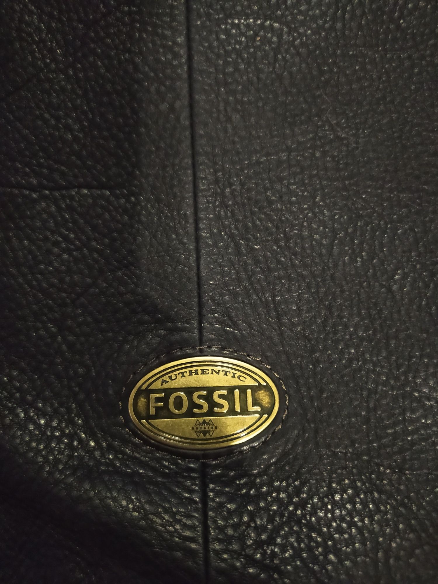 Продам жіночу сумку Fossil