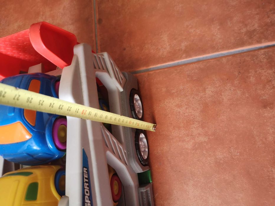 Camião e carrinhos super divertidos.