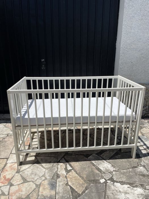 Ikea Gulliver berço branco + colchão Skonast