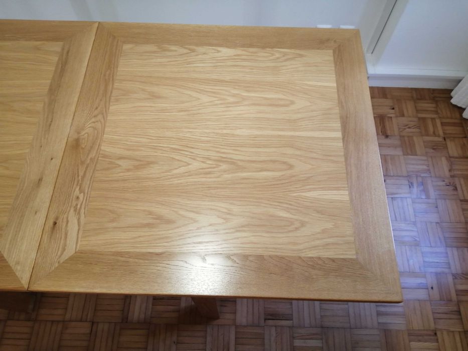 Mesa extensível de carvalho maciço