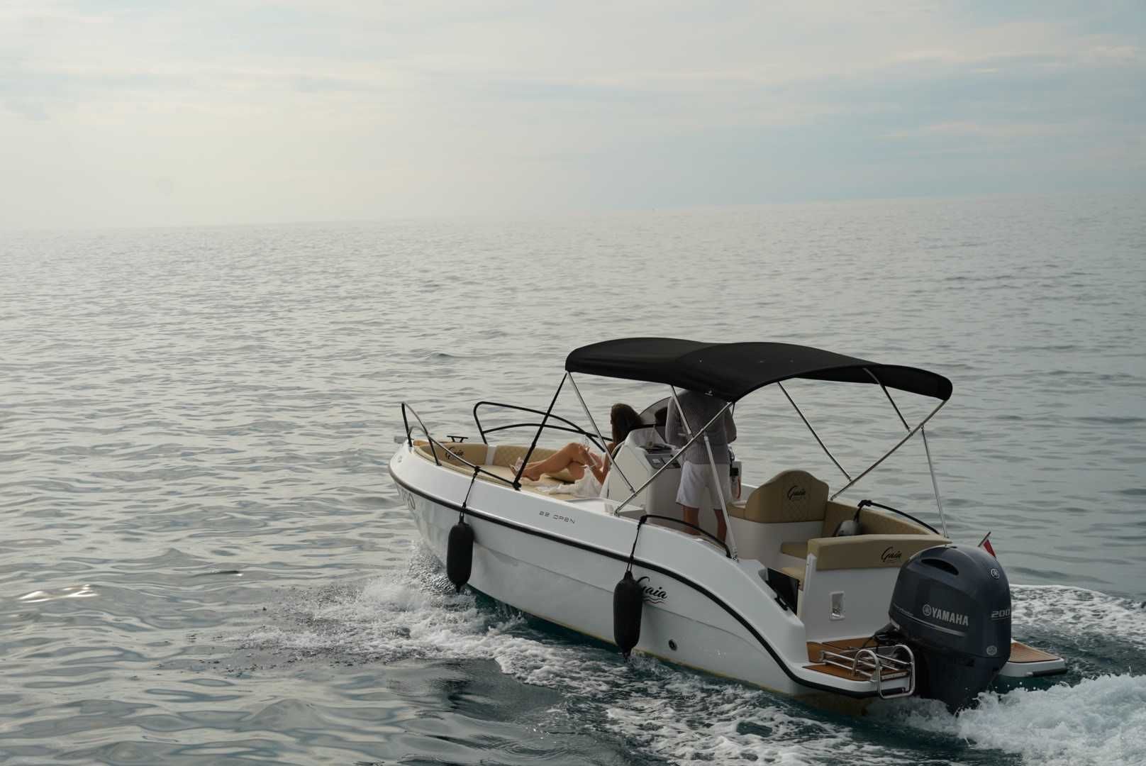 Nowa łódź: Gaia 22 OPEN dł.6,68m (7,18m) - dla 10 osób - boatcenter.pl