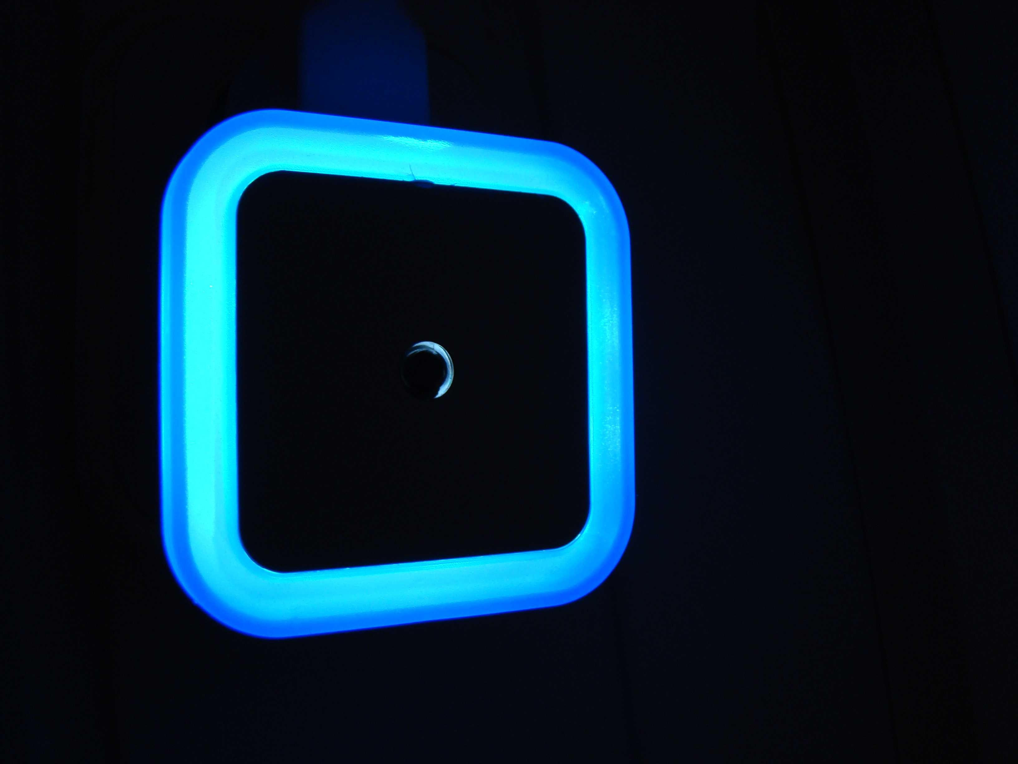 Lampka nocna kontaktowa led bezpieczna z czujnikiem zmierzchu eko 1 W