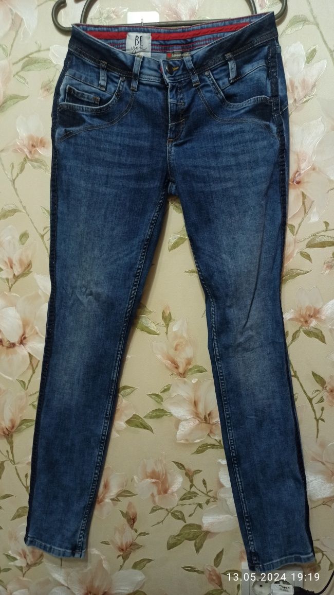 Женские джинсы 46