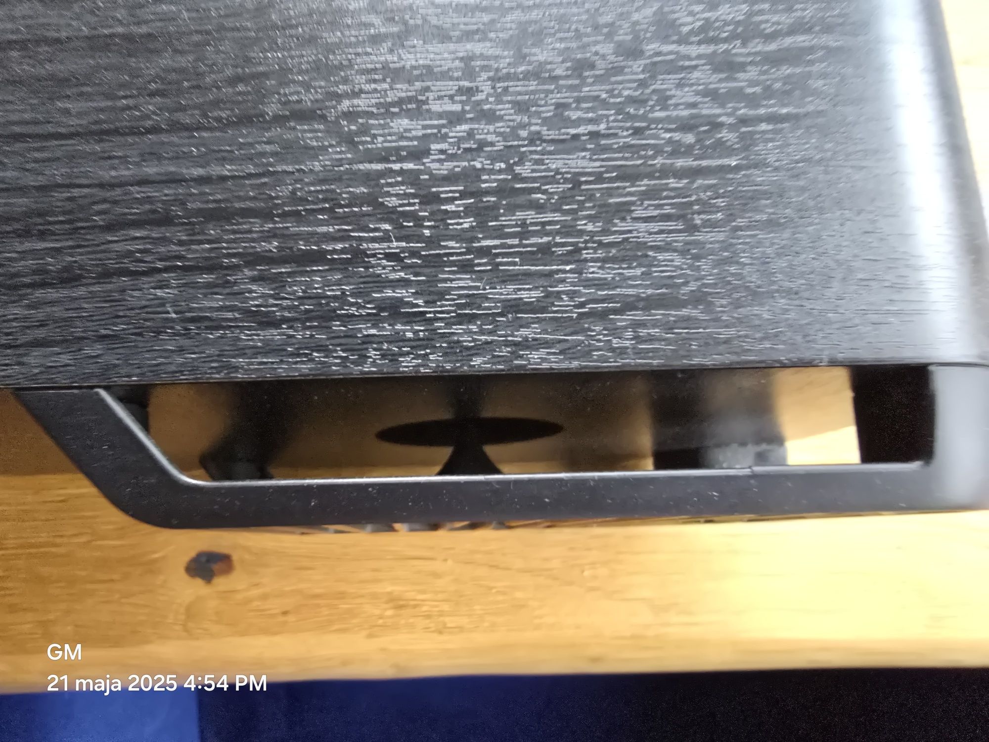 Glosnic centralny do kina domowego Polk Audio Signature es35e