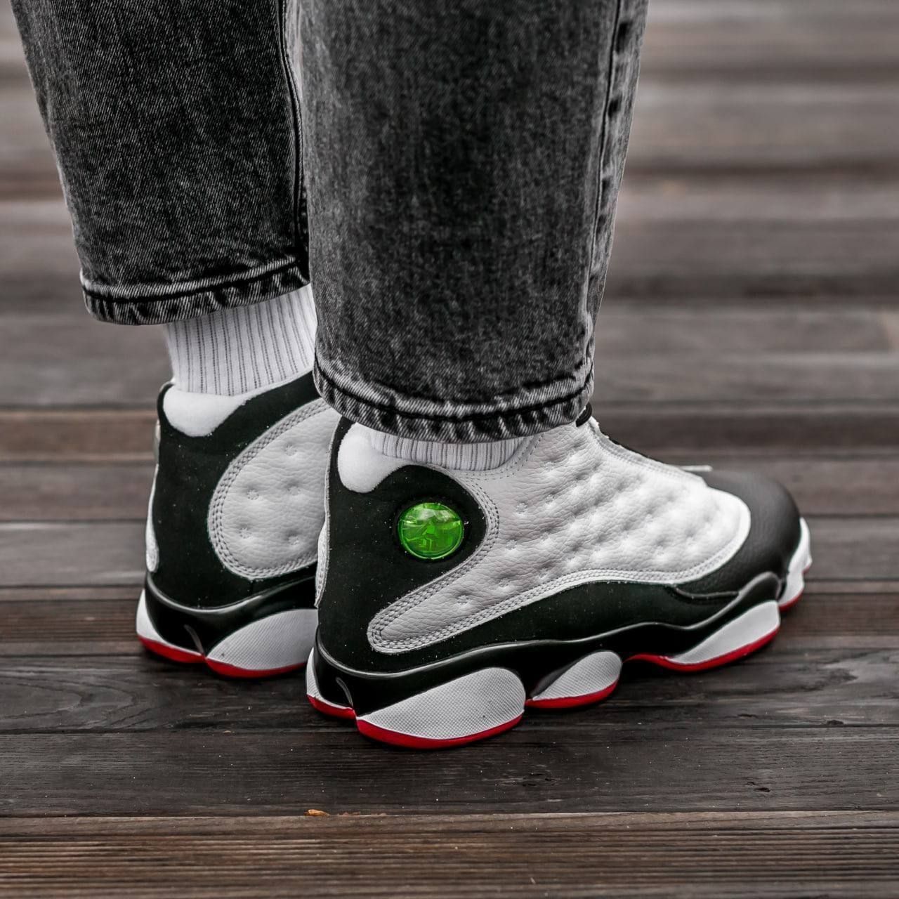 Nike Air Jordan 13 (белые с чёрным)