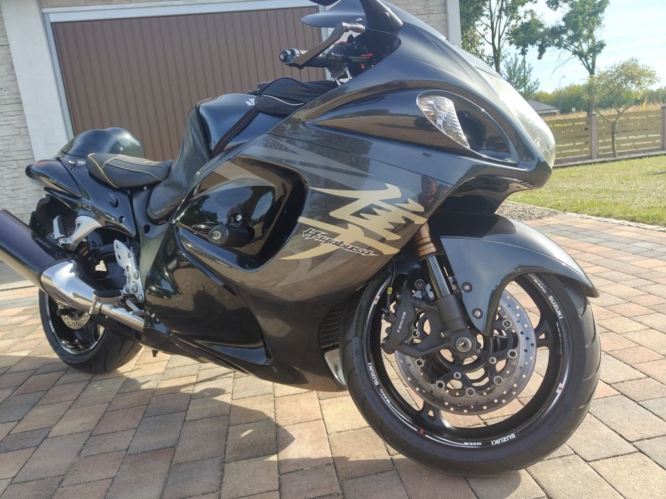 Suzuki GSX 1300R Hayabusa 2 generacji 
Motorowery
Suzuki Hayabusa
Rodz