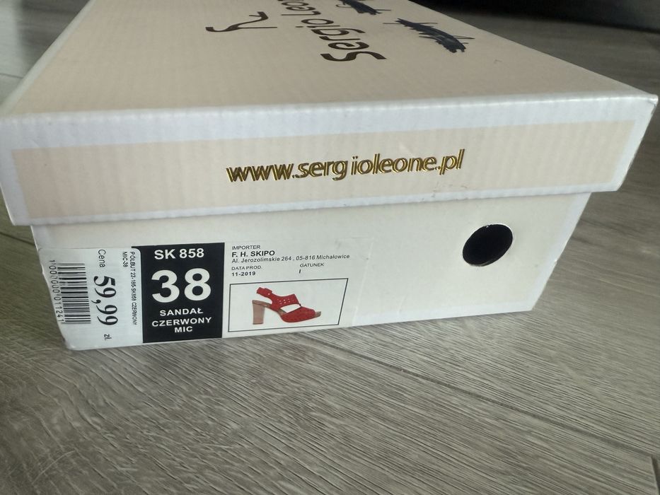 Nowe buty 38 koturna słupek czerwone