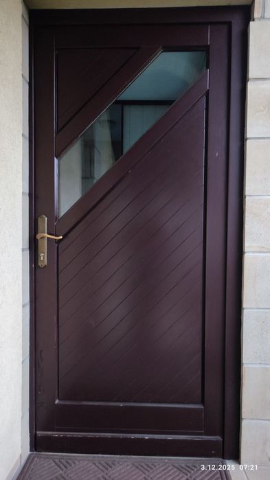 Drzwi zewnętrzne drewniane do domu