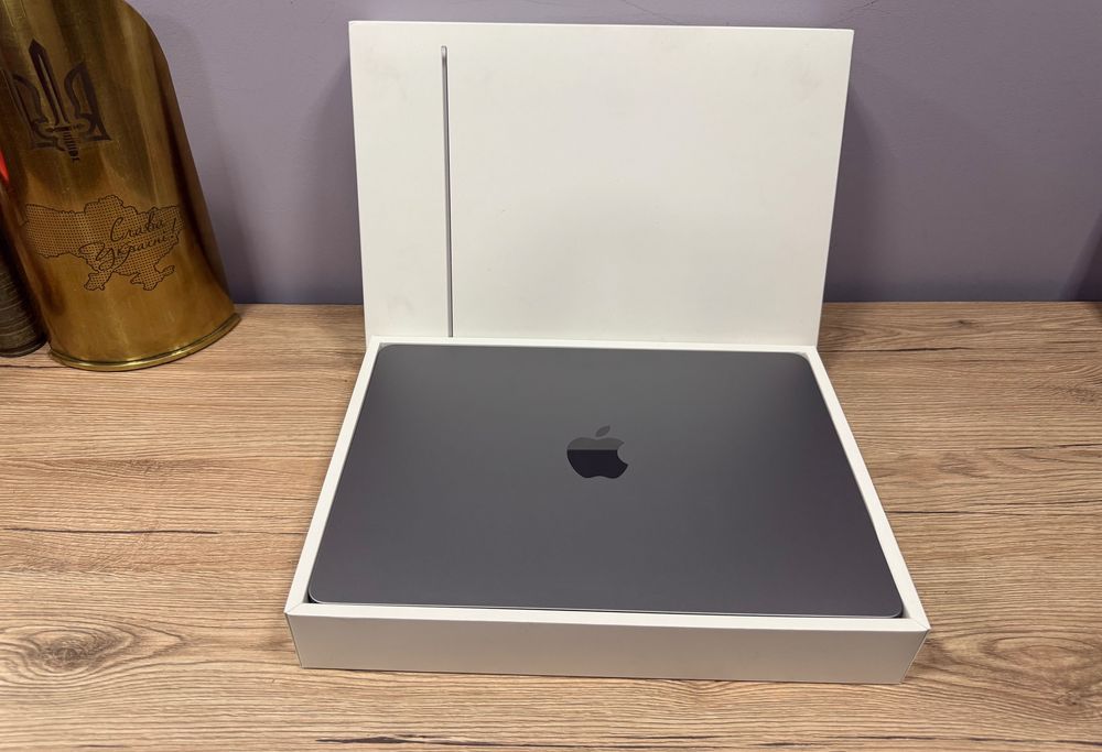 MacBook AIR 13 M2/8 CPU/ 8 GPU/16 Ram/ 256 Space Gray MС7U4
