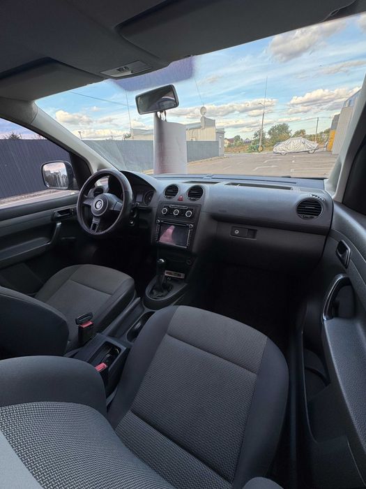 Volkswagen Caddy 2011 оригінальний пасажир турбодизель