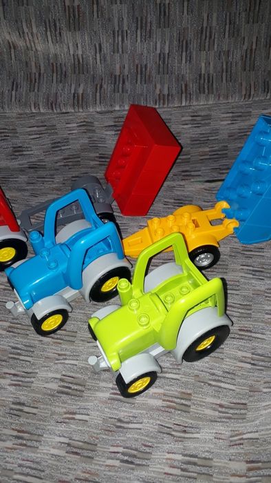 Лего дупло трактори з прицепами лот