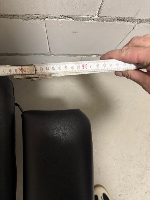 Fotel z masażerem czarny