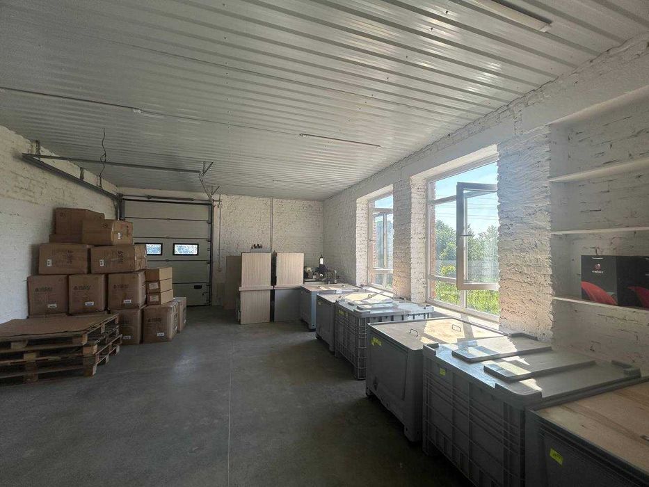 Продаж окремого комерційного об'єкту з власною ділянкою!