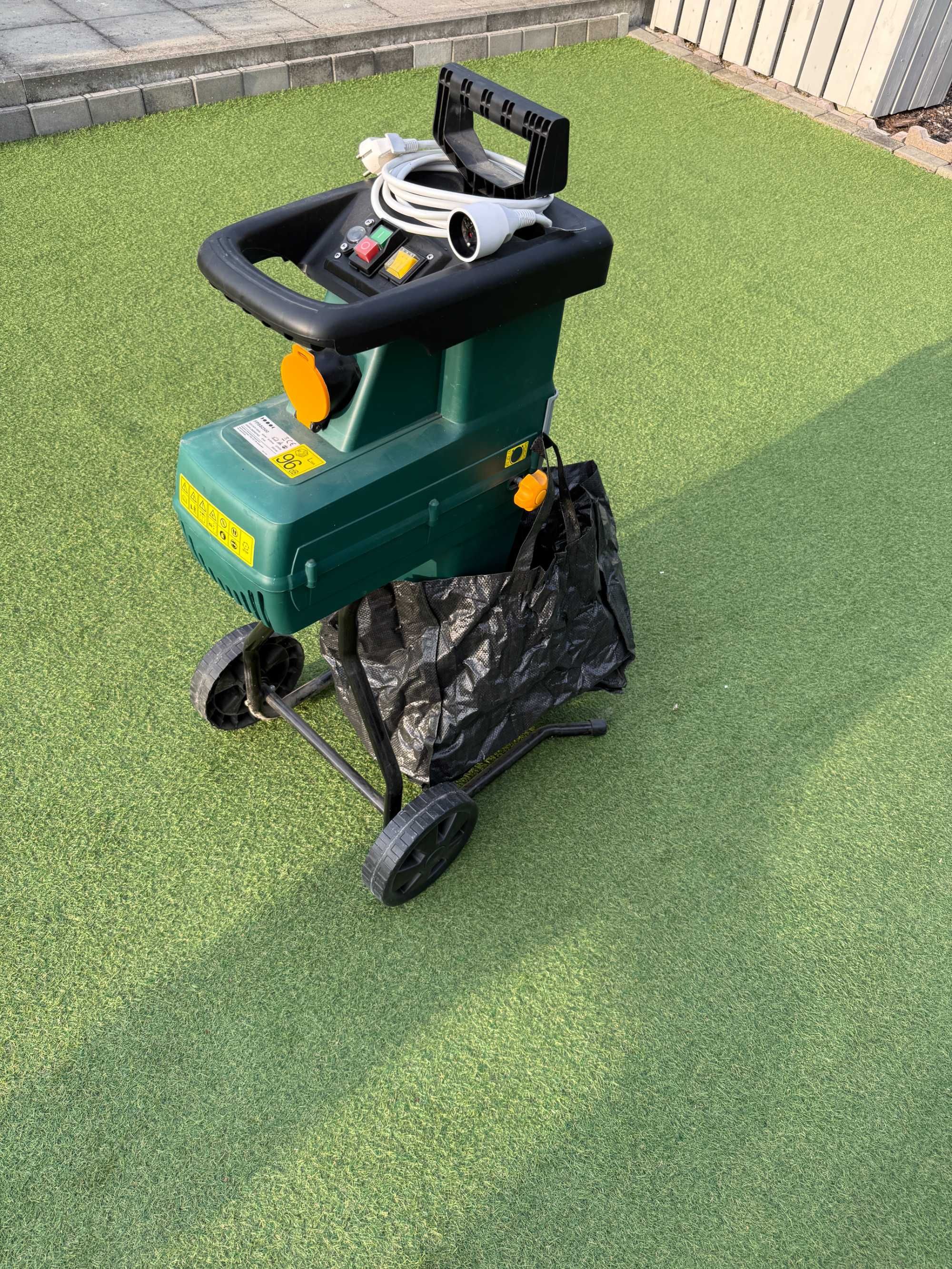Kingfisher FPSS2500 rozdrabniacz do gałęzi z Castoramy