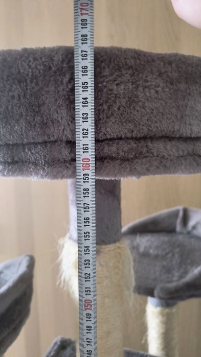 Drapak-domek dla kota