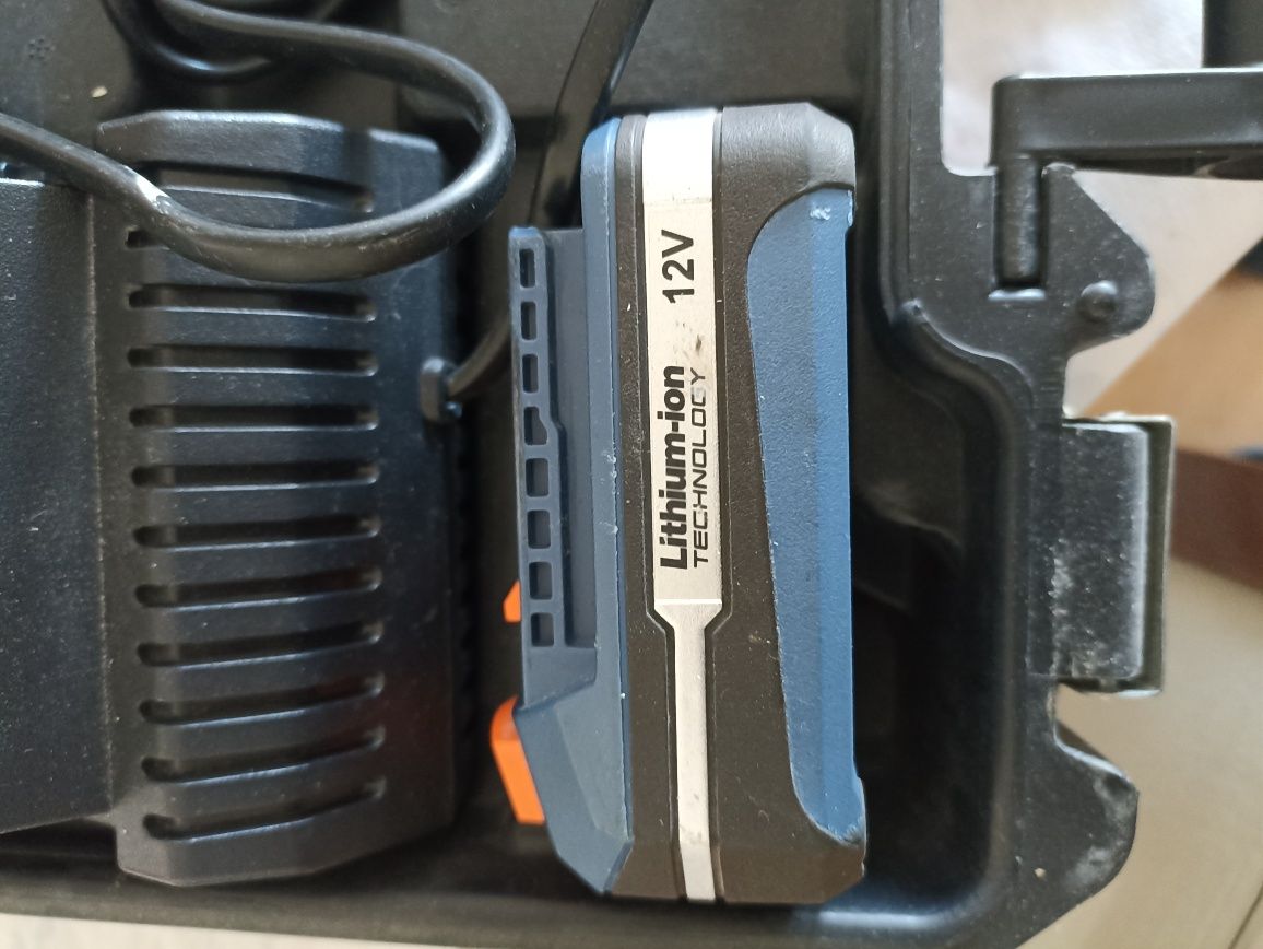 Aparafusadora Dexter IC 120LCD