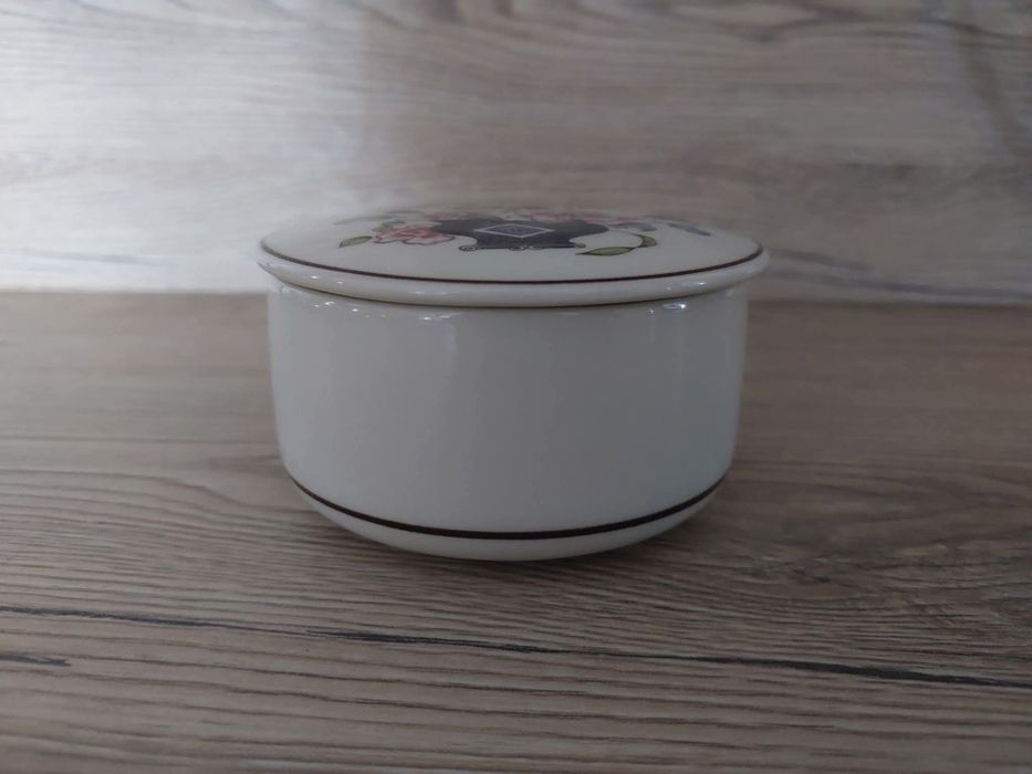 Villeroy&Boch puzderko.