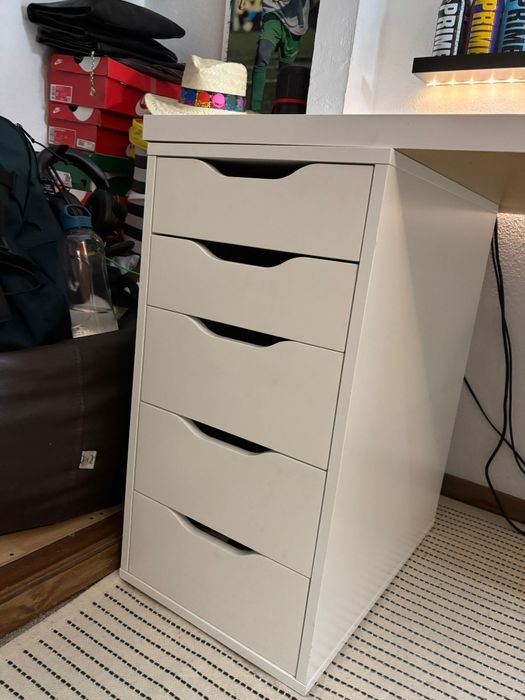 Secretaria mais módulo com gavetas mais cadeira