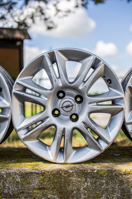 Felgi aluminiowe Opel Corsa ( x 4 ) Rozmiar 15