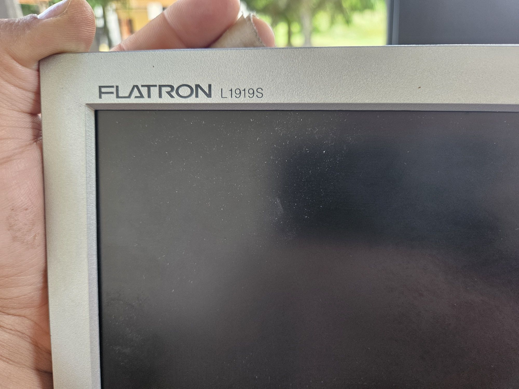 Sprzedam monitory LG FLATRON L1954SM W1943SS L1919S