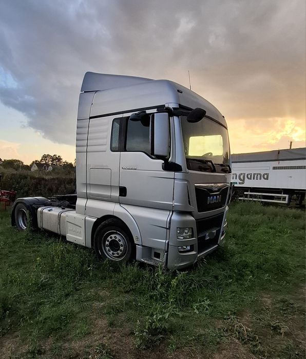 Продам вантажний автомобіль MAN TGX 18.440+СМТ зерновозний напівпричіп