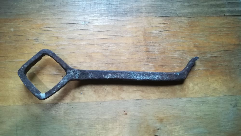 Ключ старинный кованный.