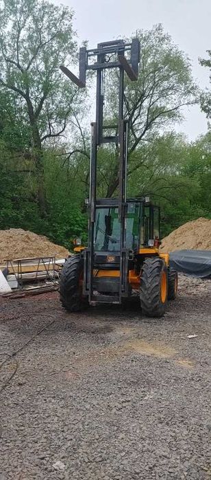 Wózek widłowy terenowy JCB 926 z UDT wolny skok wideł