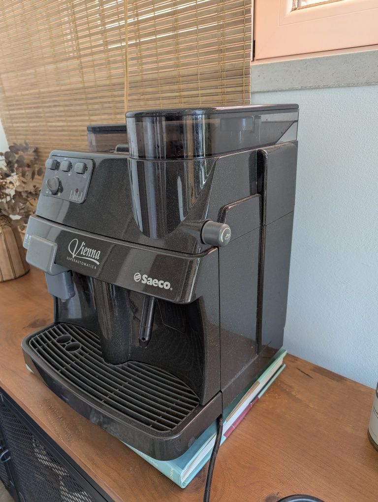 Máquina de café automática Saeco