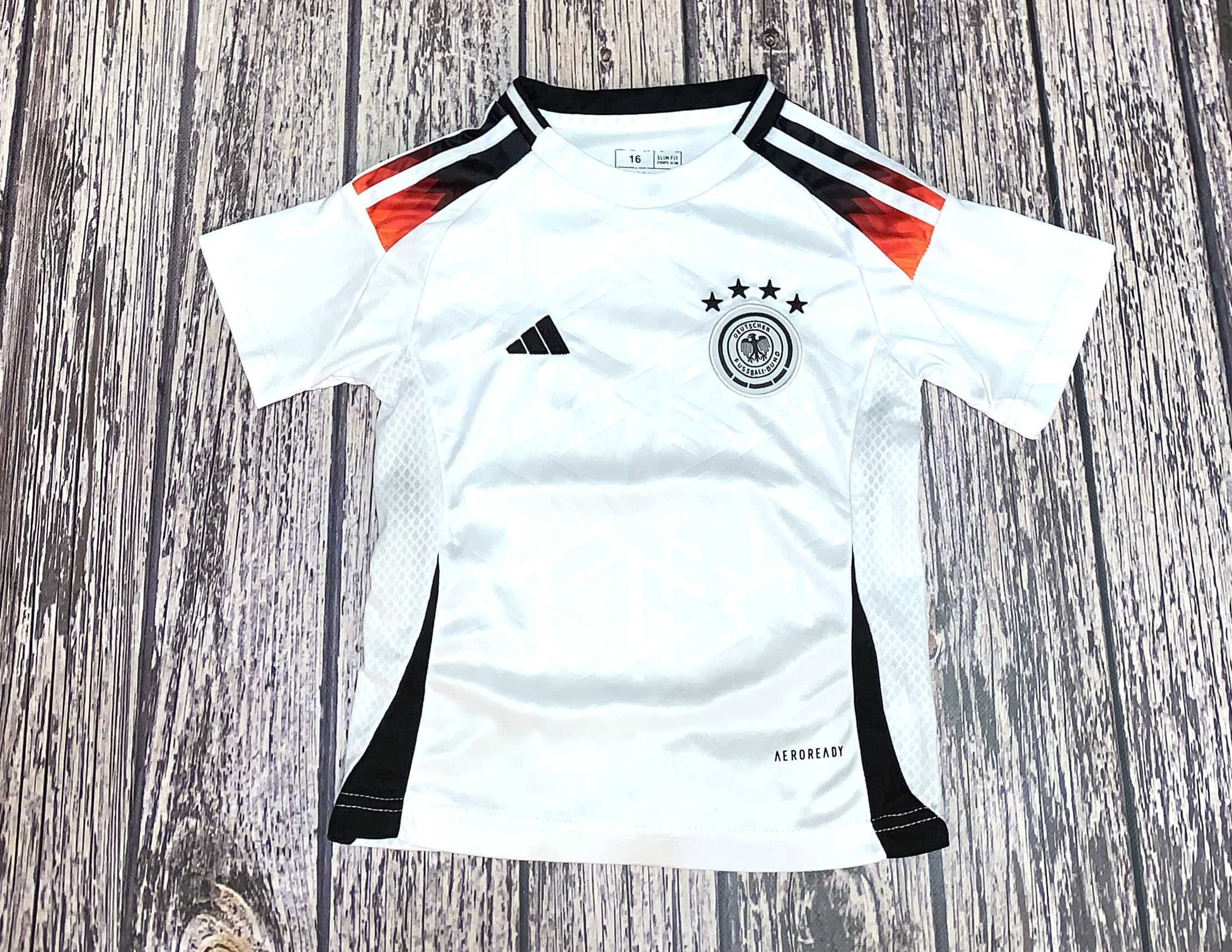 Футбольная форма Adidas для мальчика 4-5 лет, 104-110 см