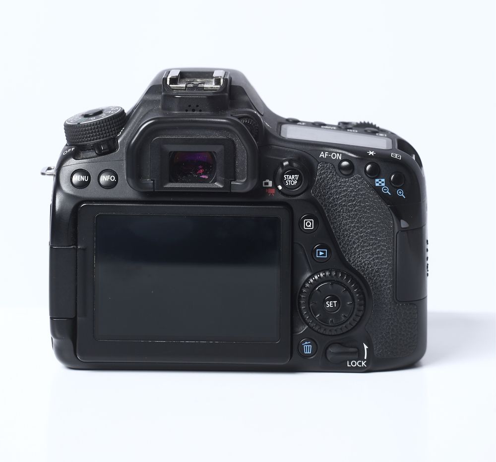 Фотоапарат Canon EOS 80D Body