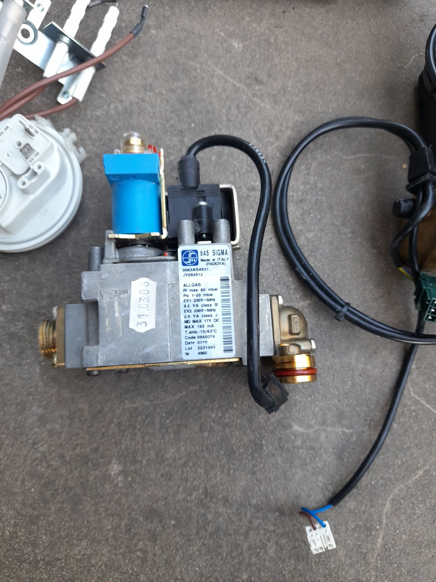 Продам запчастини до котла Vaillant Turbo tec exclusive
