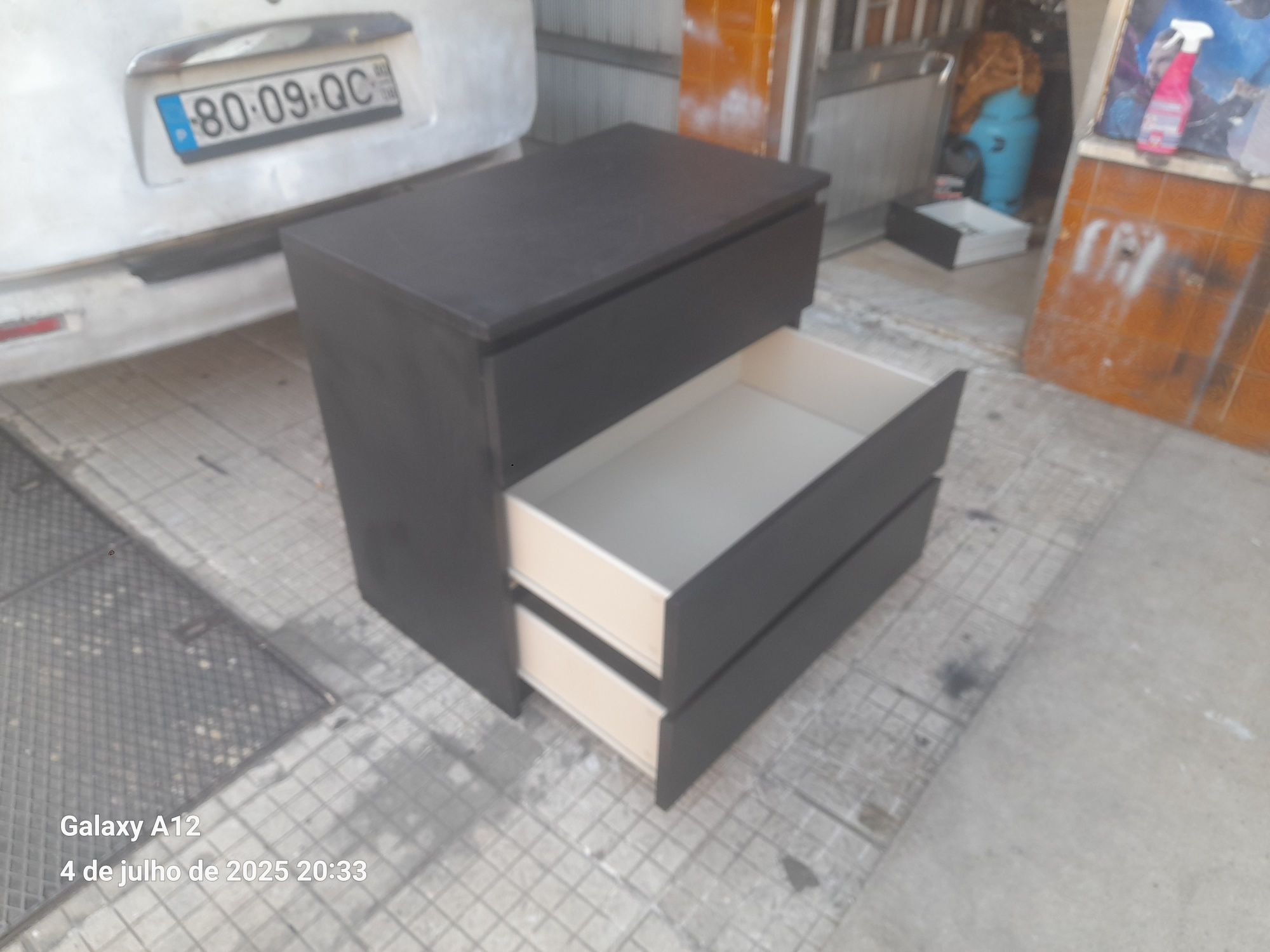 Comoda preta 3 gavetas Ikea