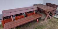 Drewniane meble ogrodowe, stół, ławka i dwa krzesła