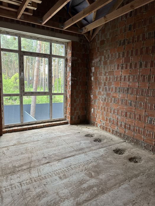 Таунхаус з великою земельною ділянкою. Є розтермінування