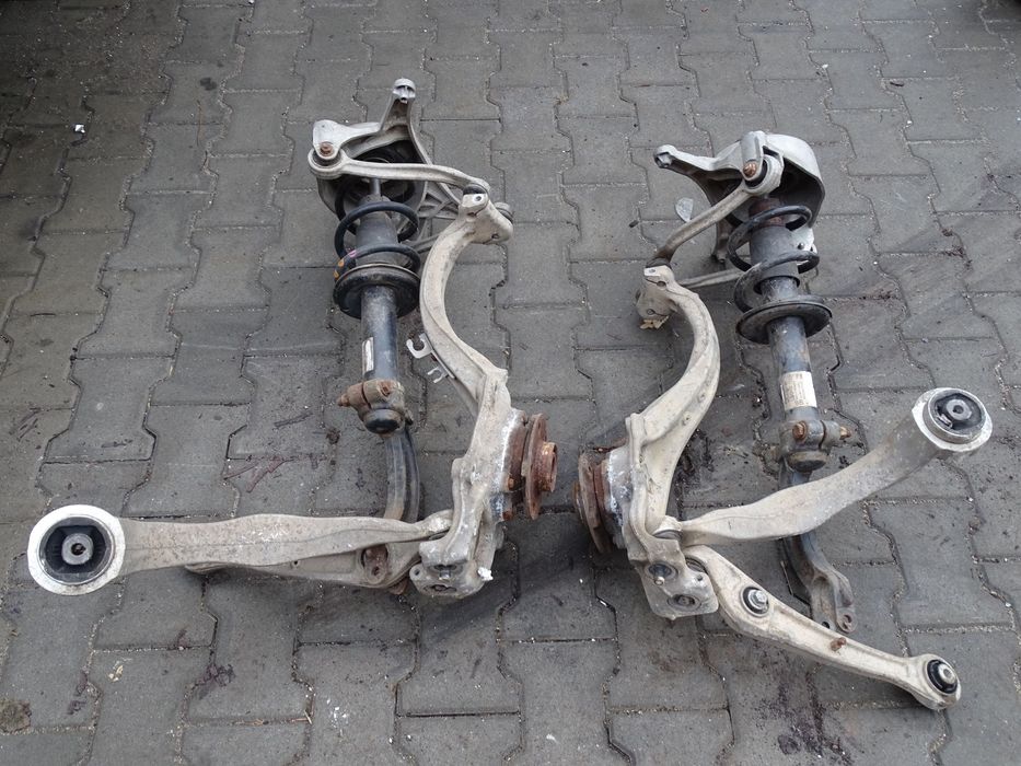 AUDI A4 A5 2.7 3.0 TDI zwrotnica McPerson zawieszenie przód Lewe+Prawe