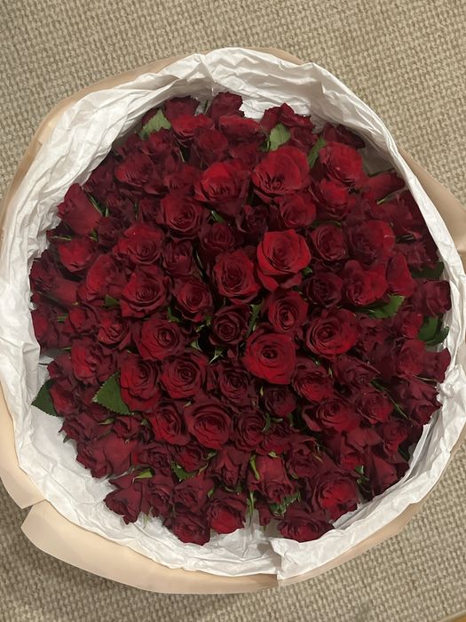 Букет червоних троянд 101