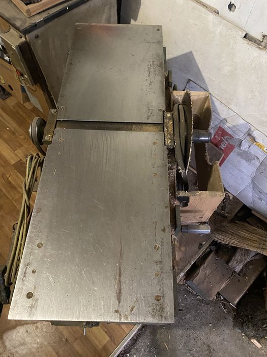 Станок деревооброблювальний, циркулярний