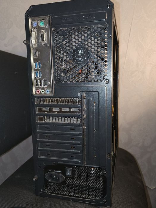 * Процесор: AMD Ryzen 5 2600