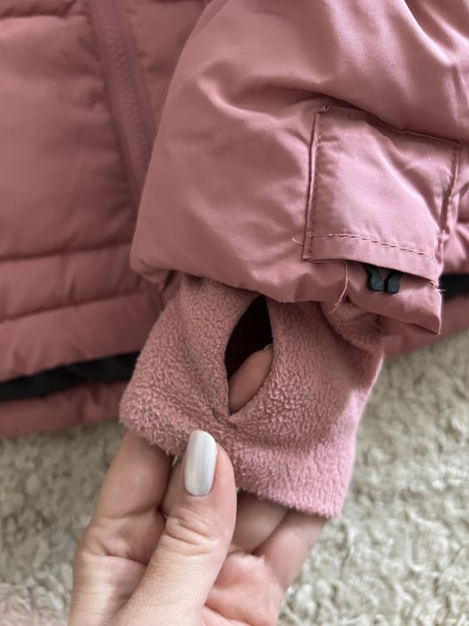 Зимова куртка на дівчинку