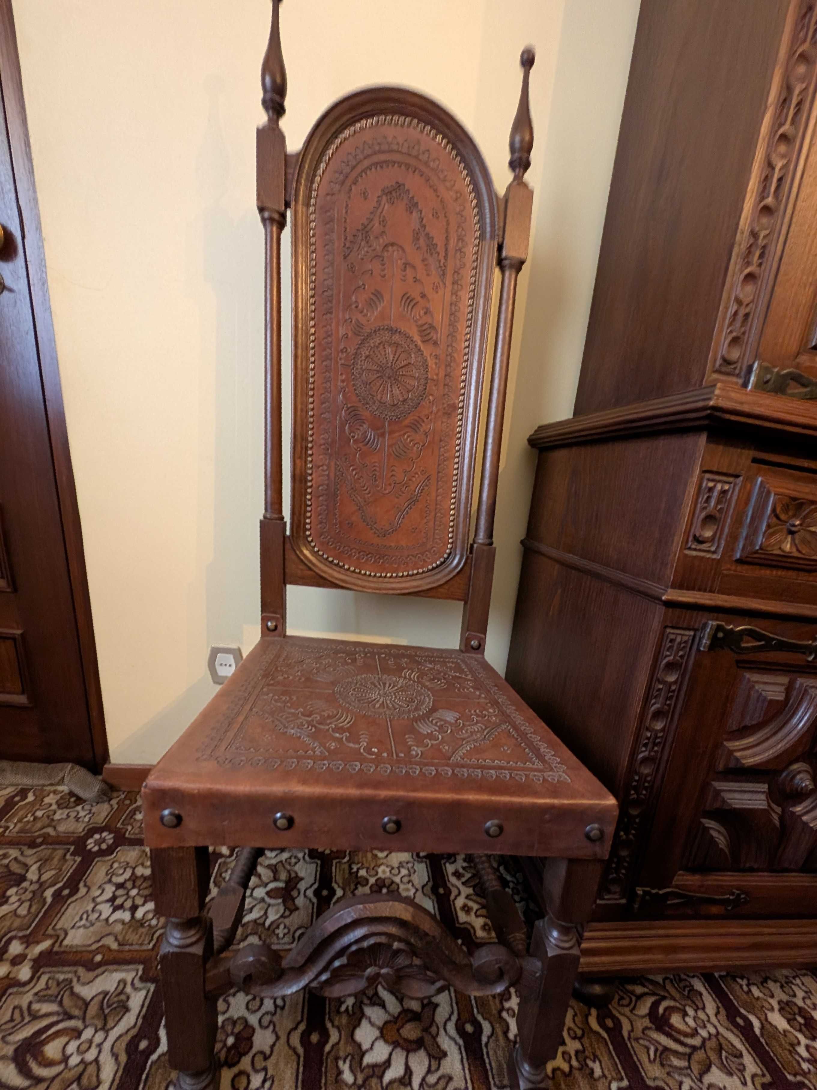 Mobília de Sala de Jantar Estilo Século XVII