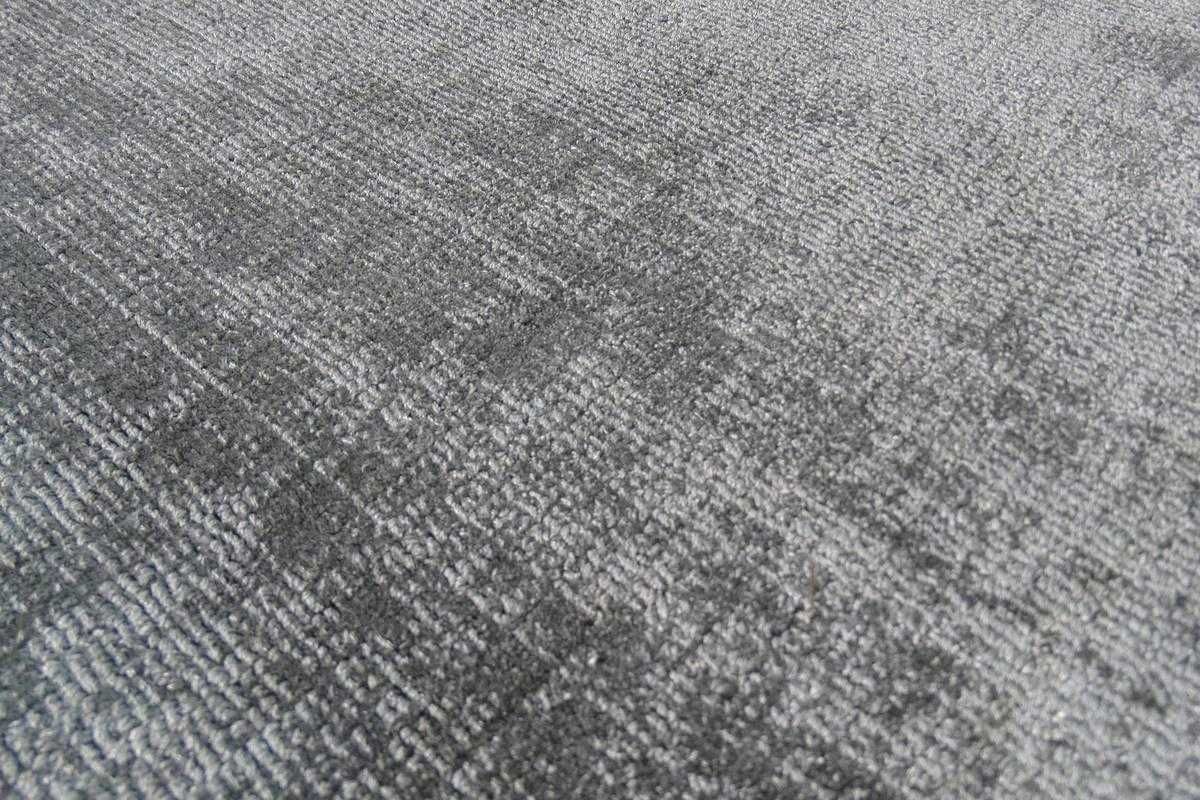 Gruby, ręcznie tkany dywan 81 x 145 cm 100% wiskoza Luxury 110 Kayoom